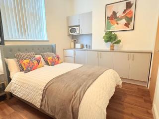 Stylish Studio 3,Parking,Special long stay deals, Contractors,NHS,Families,Relocators,nr Sandwell hospital - 9