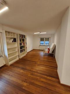 Frisch saniertes, komplettes geräumiges Haus - 1