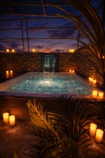 Apartamento con Jacuzzi y Terraza Privada con BBQ - 2