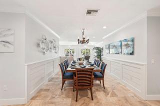 Lido Beach Waterfront Oasis - Private Heated Pool & Hot Tub - Steps to Lido Beach! - 3