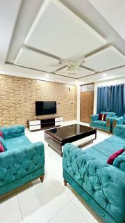 Peace And Comfort Family Stay Islamabad Apartments - 6