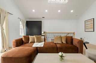 Peaceful 3BR Retreat, Family Friendly, Parking - 2