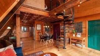 Firepit Mountain Views A-Frame in Fairview Honeycomb Hideaway by AvantStay - 3