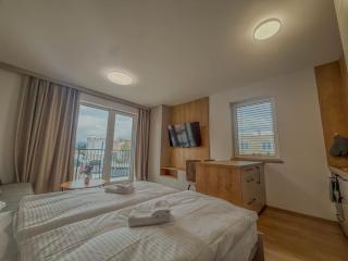 Cozy studio with free parking near the lake - 3