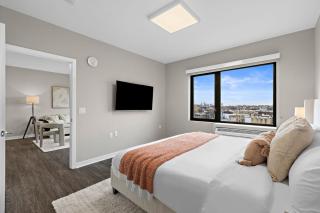 The Comfort, NYC Access, Partial Skyline View - 5