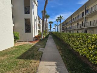Your Space Coast Home - 30 Seconds to Sand - 7