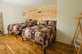 Rustic Barn Retreat - 3