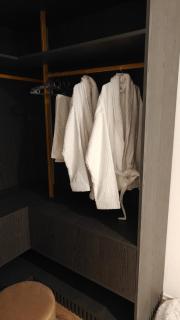 23rd Floor Skyline Apartment, Balcony Views - 8