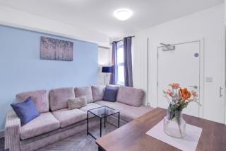 Spacious Central Home, Garden & Parking - 9