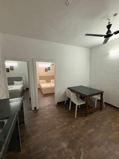 Sunshine Park By RoomzAway - 9