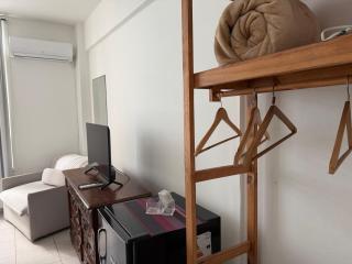 Lower Apartment Studio - 6