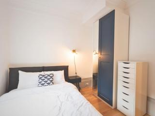 Central location in Montreal with parking - 7