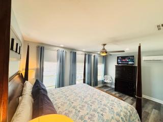 Pelican Fresh Entire Unit Kit Washer Dryer Upstairs 3Mi to Beach - 6