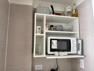Lower Apartment Studio - 9