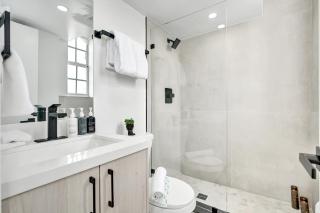Chic South Beach 2BR 2BA 1 Min Walk to Beach 302 - 1