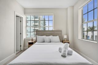 Chic South Beach 2BR 2BA 1 Min Walk to Beach 302 - 9