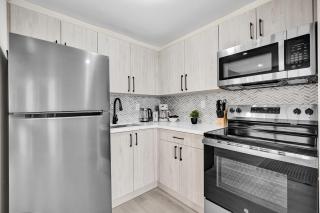 Chic South Beach 2BR 2BA 1 Min Walk to Beach 302 - 1