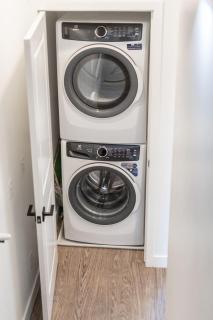 Emerald Palm- Luxury 3BR- Pool, King Beds, Spacious, Quiet, Garage, Close to Airport and OldTown - 6