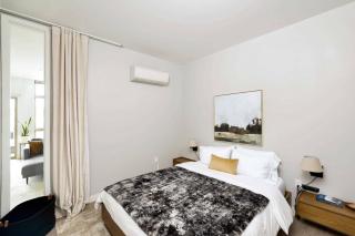Walker's Point Apt with Gym and Balcony - Sleeps 4-5 - 3