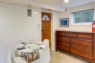 Walkable Green Lake Studio w/ Fireplace - 2