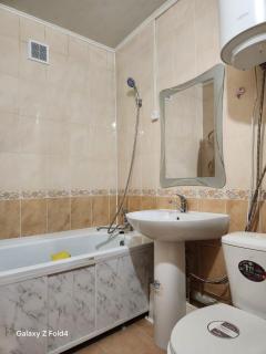 1-ком квартира Wi-Fi SMART TV Большой телевизор напротив кровати - 1