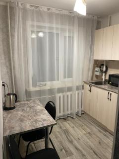 1-ком квартира Wi-Fi SMART TV Большой телевизор напротив кровати - 2