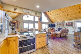 Mountain-View Murphy Cabin with Shared Fire Pit - 3