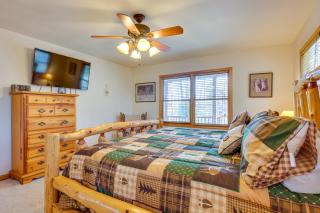 Mountain-View Murphy Cabin with Shared Fire Pit - 1