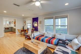 Old Austin Vibes! Spacious Yard & Porch Near UT - 9