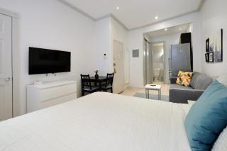 The Yorkville Vibe 8679 - 5
