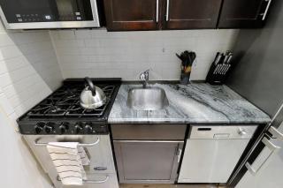 The Yorkville Vibe 8679 - 1