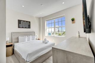 Cozy 1BR in the Heart of SoBe Ocean 1 Min Away 305 - 4
