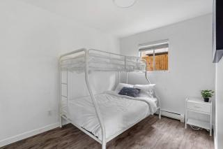 Near Skytrain and 15 mins Downtown w Free Parking - 6