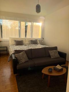 Chambre calme et confortable, avec vue sur Parc, salle de bain et cuisine à disposition - Genf - 9