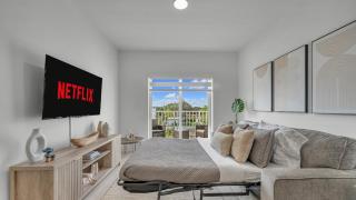 #309 Strong WiFi- Free Parking Spot-Full Kitchen - 7