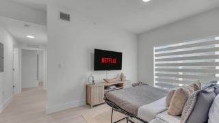 #309 Strong WiFi- Free Parking Spot-Full Kitchen - 4