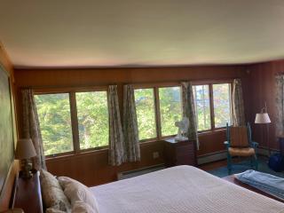 Shore House on Lake Sunapee - 9