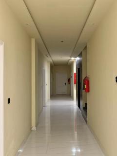 Modern Grey Luxe Studio Spacious & Stylish Retreat - 6