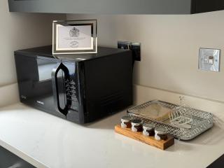 Stansted Airport Stay, Parking and Luxury Suite - 8