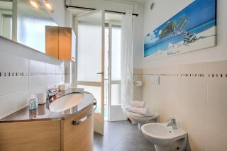 Riva Dante Apartment - Happy Rentals - 9