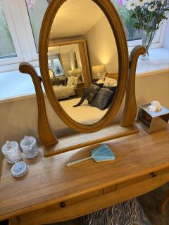 Stansted Airport Stay, Parking and Luxury Suite - 4
