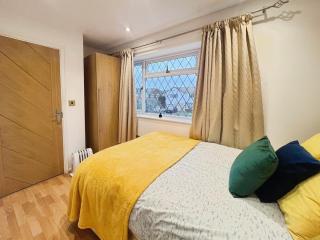 5 Bedroom House in Sutton Coldfield, Birmingham - 9