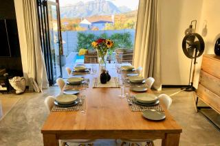 Cape Winelands Mountain View Getaway - Dalsig - 6