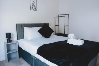 Stylish 3BR Home near Hampden No 29 with Free Parking - 4