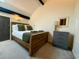 Exclusive Penthouse- 85 Inch Huge TV - 8