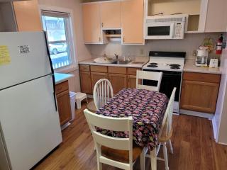 New! 307 HP Cottage - Cute & Great Location! - 7