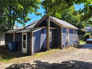 New! 307 HP Cottage - Cute & Great Location! - 4
