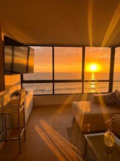 "Oceanfront 3BR, Home Office, Pool, Gym, Sauna, BBQ, Fast Wifi, Play area and Free Parking" - 0