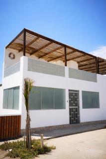 Casa de Playa con Terraza, de 3 Hab y 7 Camas - 0