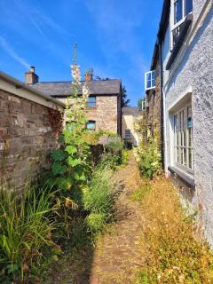 Cosy Llangattock Hideaway - 2